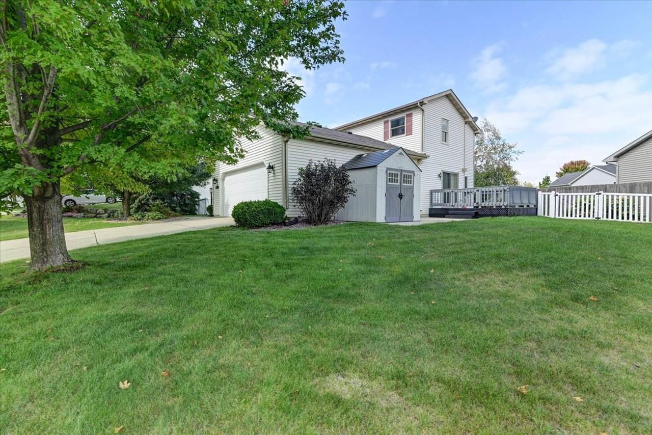 1398 Prairie Rose Dr - Photo 3 of 44