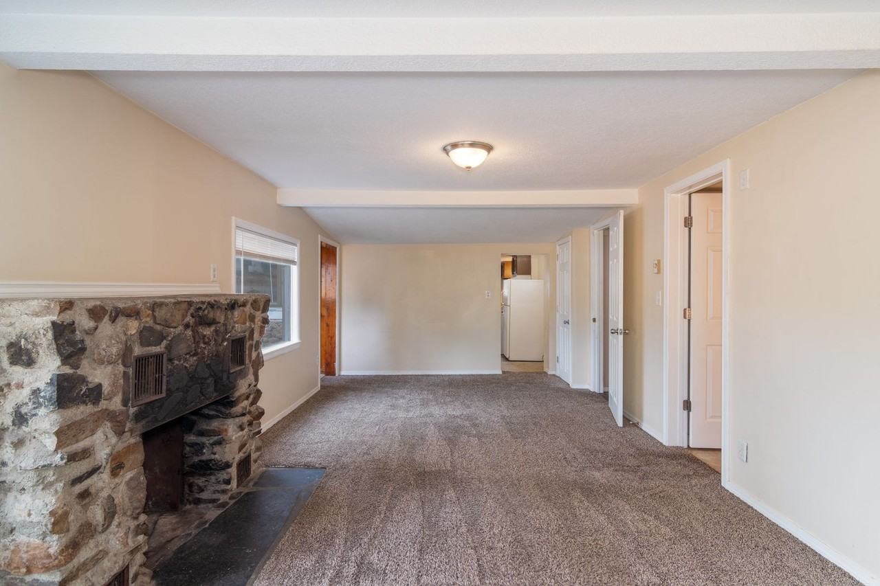 218 Ash Street - Photo 3 of 18