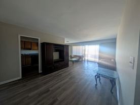 Bristol House Apartments - Photo 1 of 1