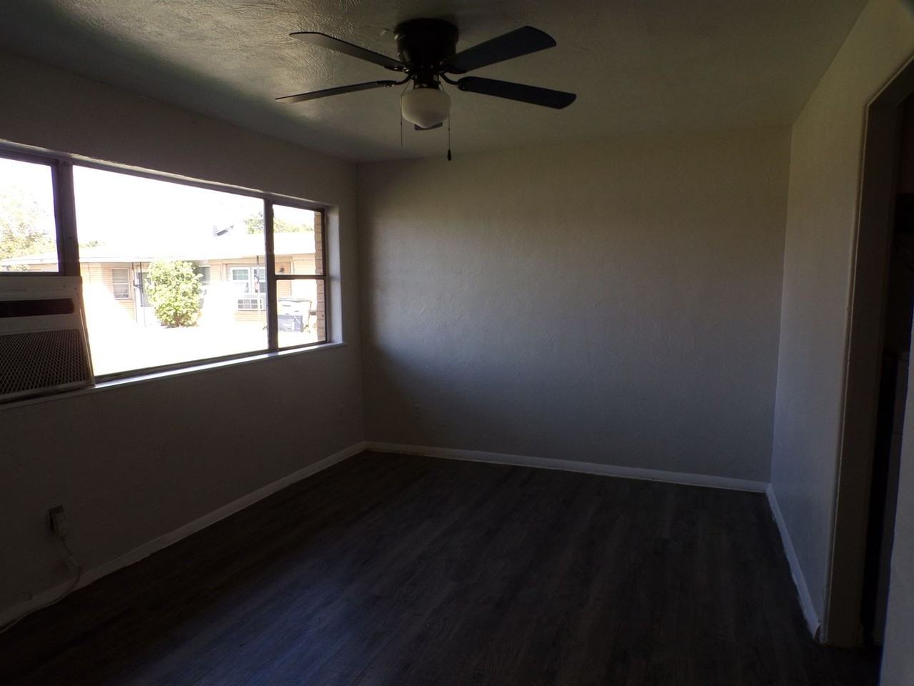 2317 Nw Bell Ave - Photo 3 of 21