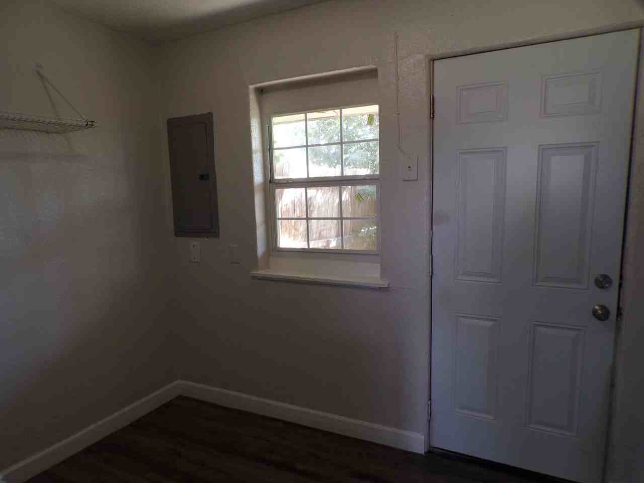 2317 Nw Bell Ave - Photo 6 of 21