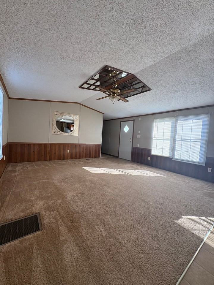 506 Edison Ct - Photo 2 of 12