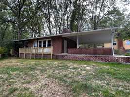 featured image of 1904 N Oak Ln