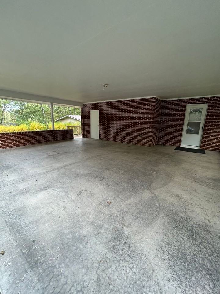 1904 N Oak Ln - Photo 5 of 21