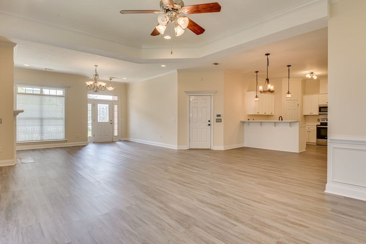 2425 River Birch Dr - Photo 6 of 19