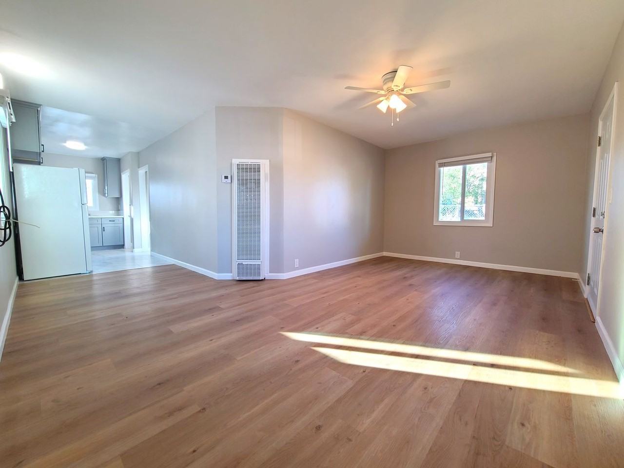 908 West Hays Street - Photo 4 of 12