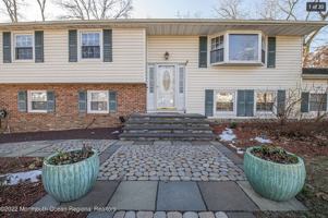 featured image of 329 Colonial Dr
