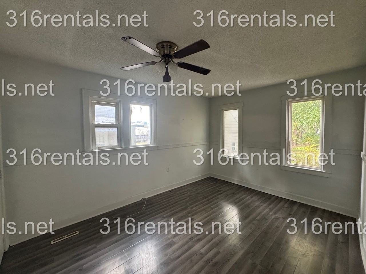 120 East 13th Street - Photo 5 of 7