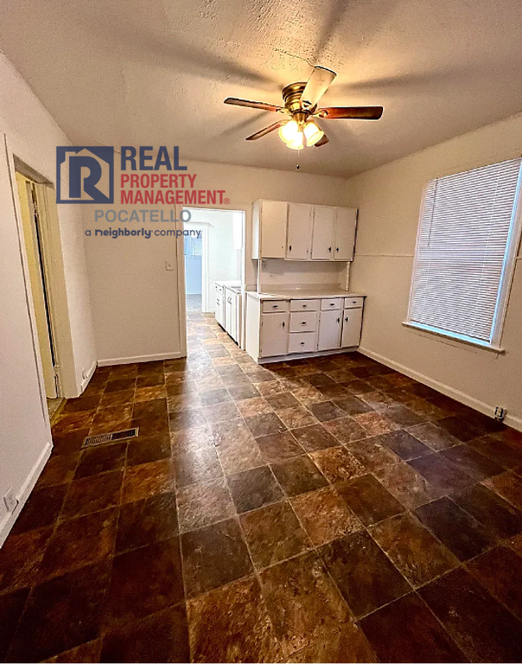 840 South 4th Avenue - Photo 7 of 12