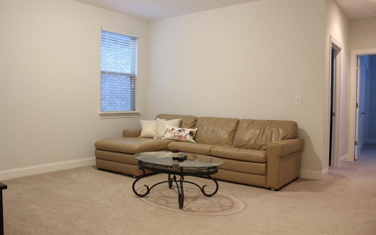 330 Cornelius Way - Photo 6 of 12