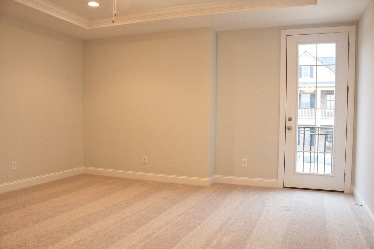 330 Cornelius Way - Photo 7 of 12