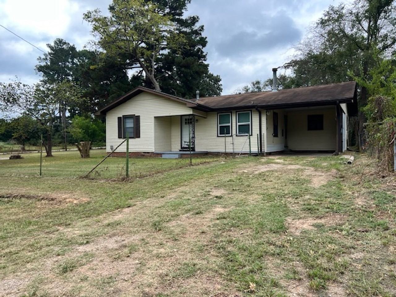 301 W Main St - Photo 2 of 18