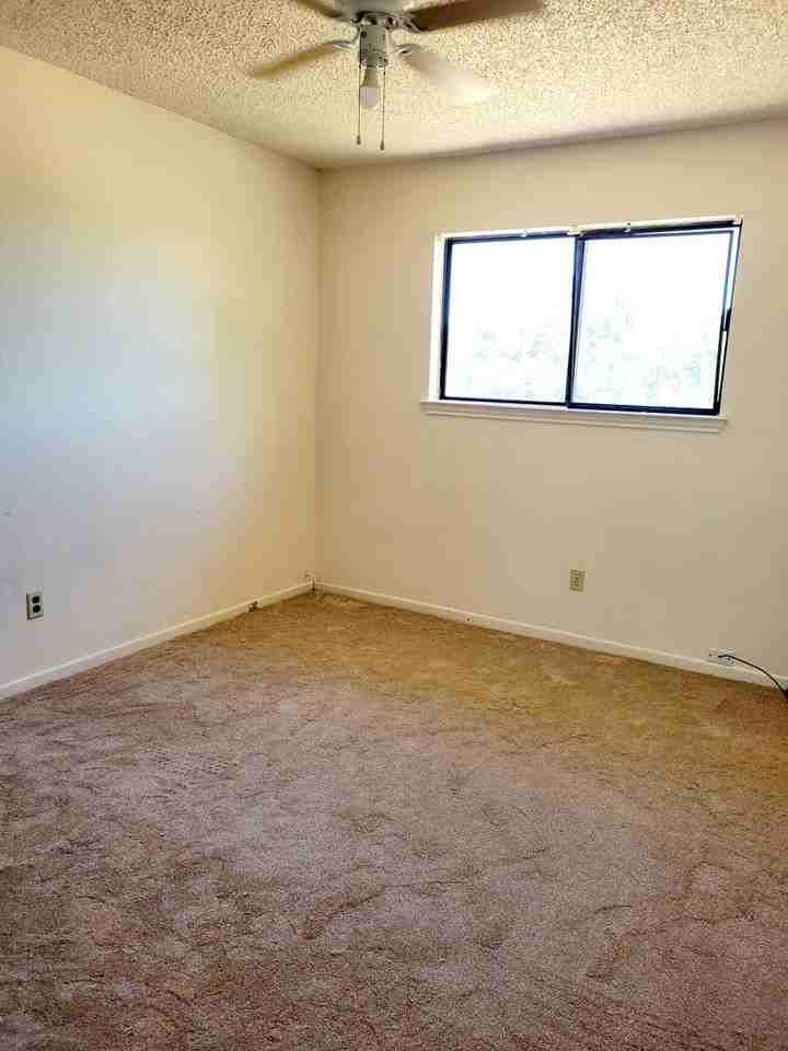 4409 Creekside Dr - Photo 7 of 15