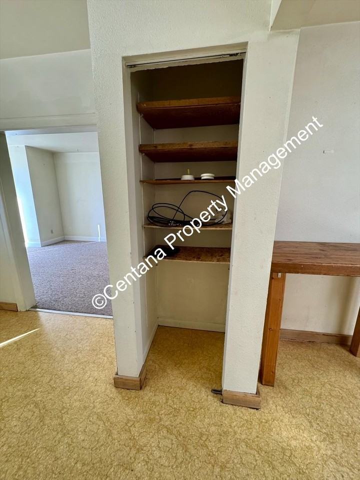 530 N Franklin St - Photo 5 of 38