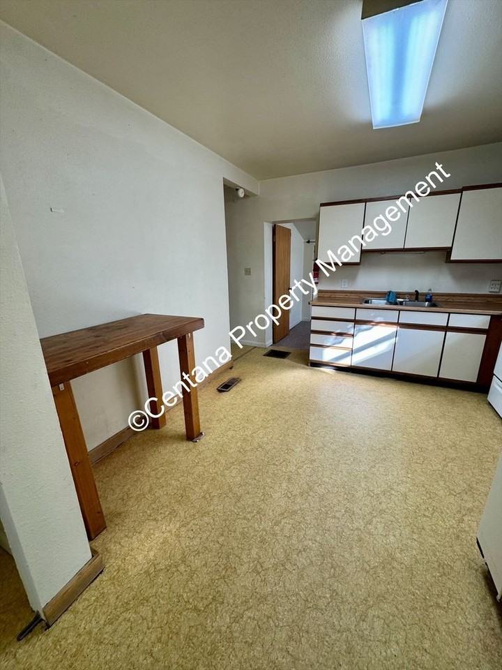 530 N Franklin St - Photo 6 of 38