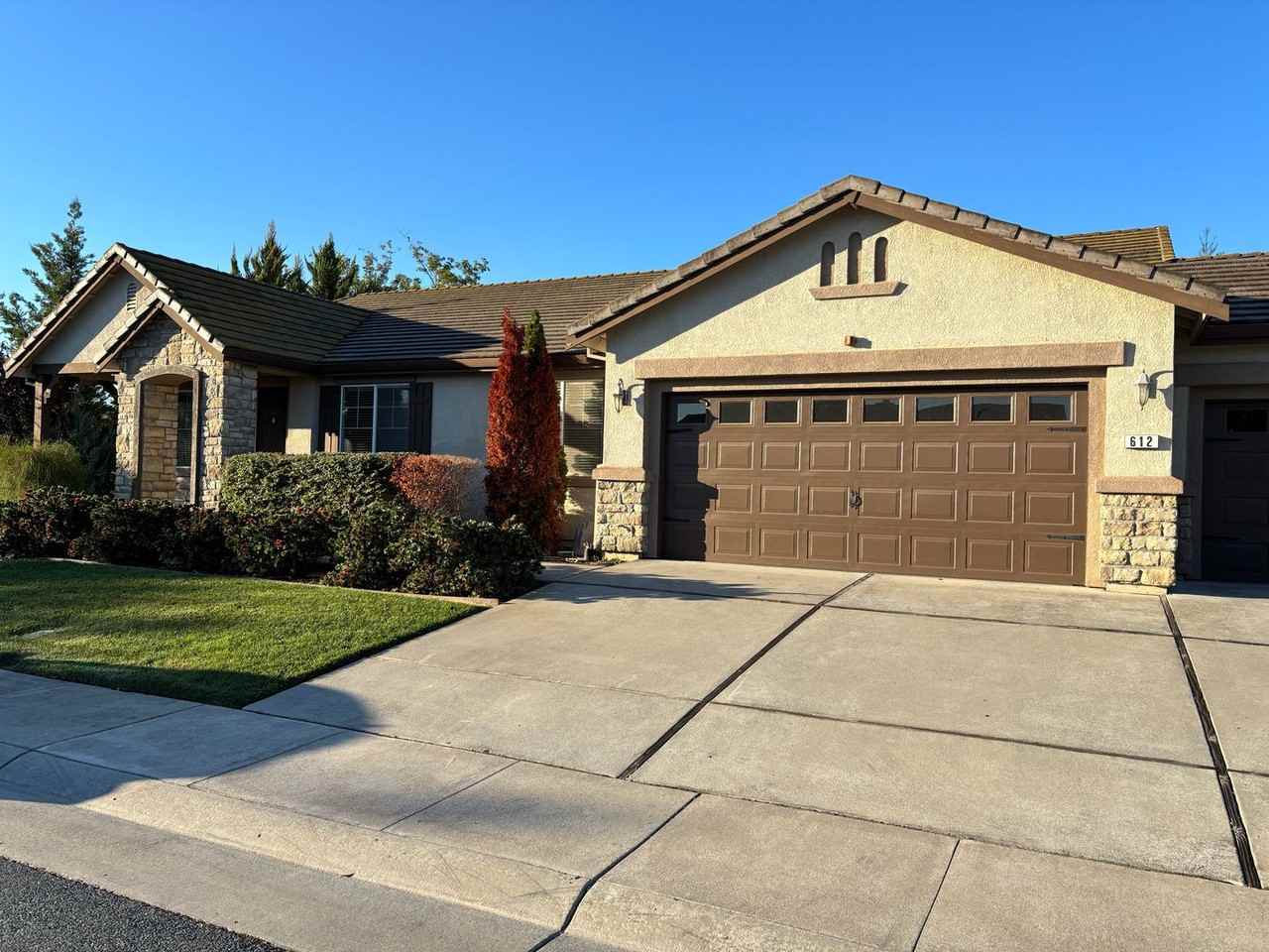 612 White Chapel Dr - Photo 2 of 42