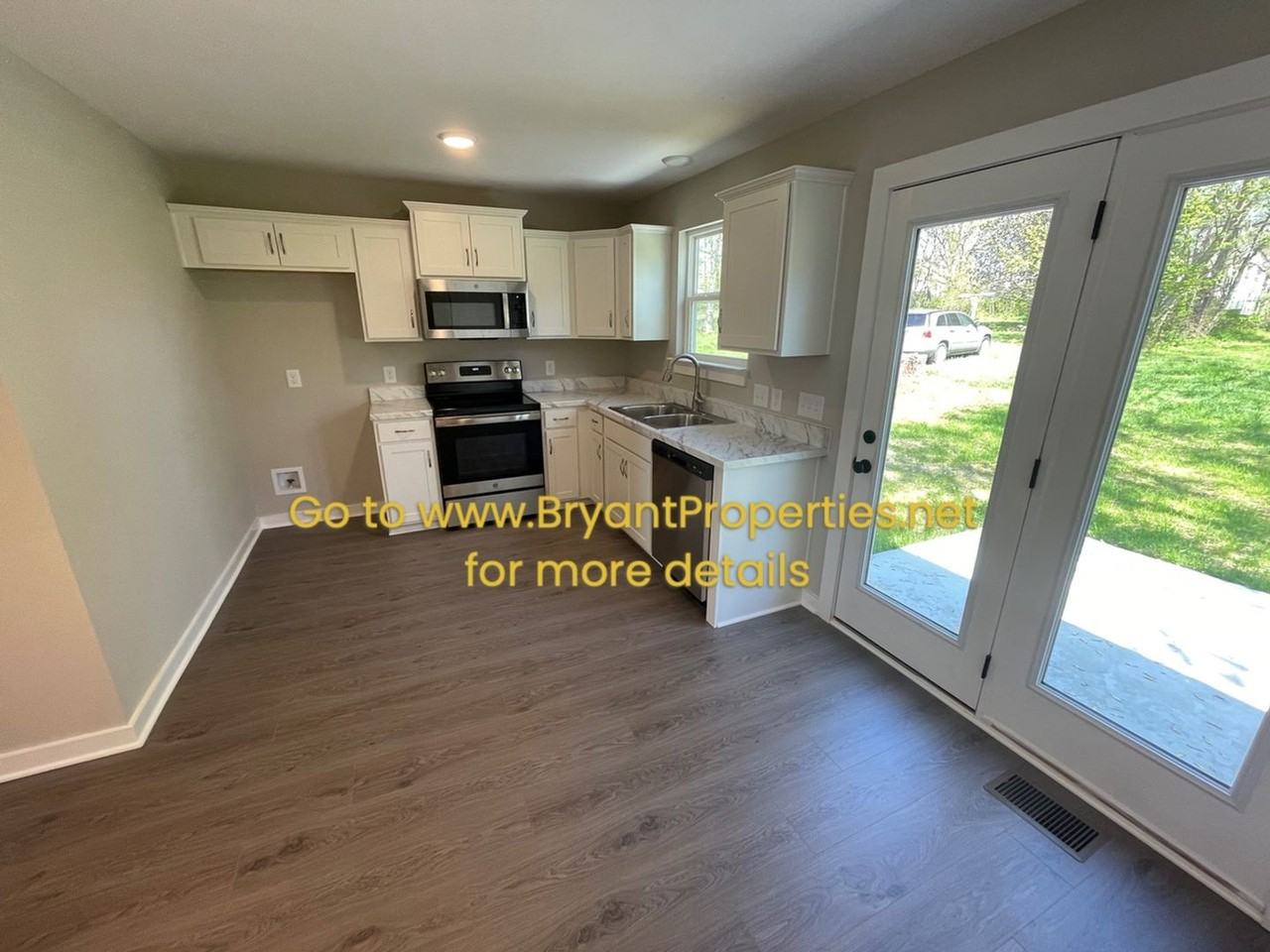 561 20th Ave W - Photo 4 of 17