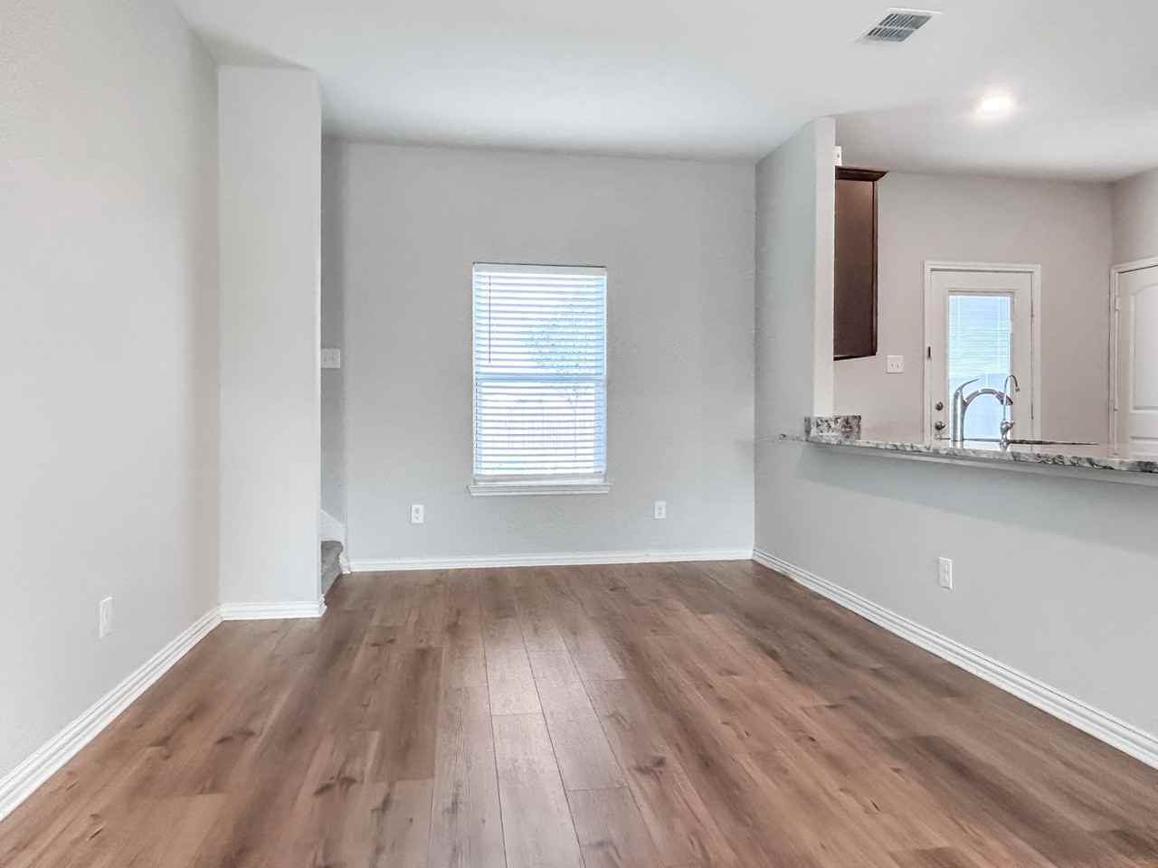 6426 Thorpe Holw - Photo 7 of 23