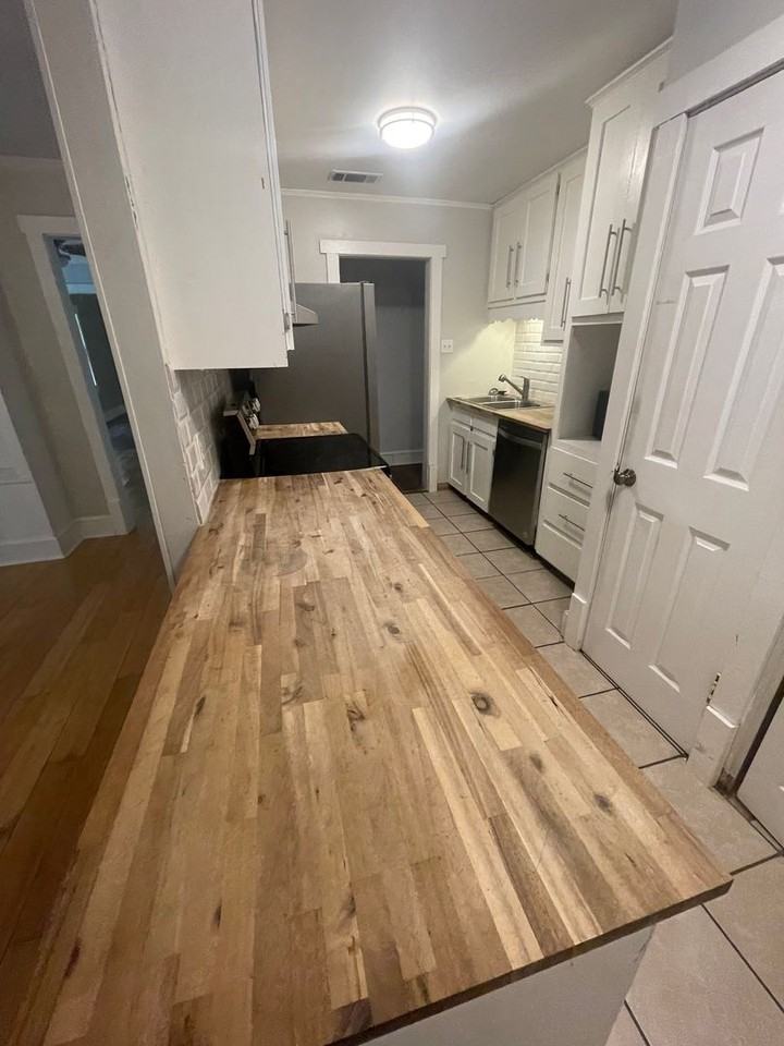 5913 Montfort Rd S - Photo 3 of 9