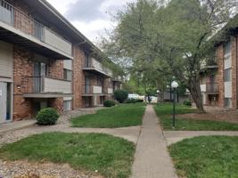 featured image of 805 S Mattis Ave