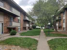 Mapleview 805-807 - Photo 1 of 1