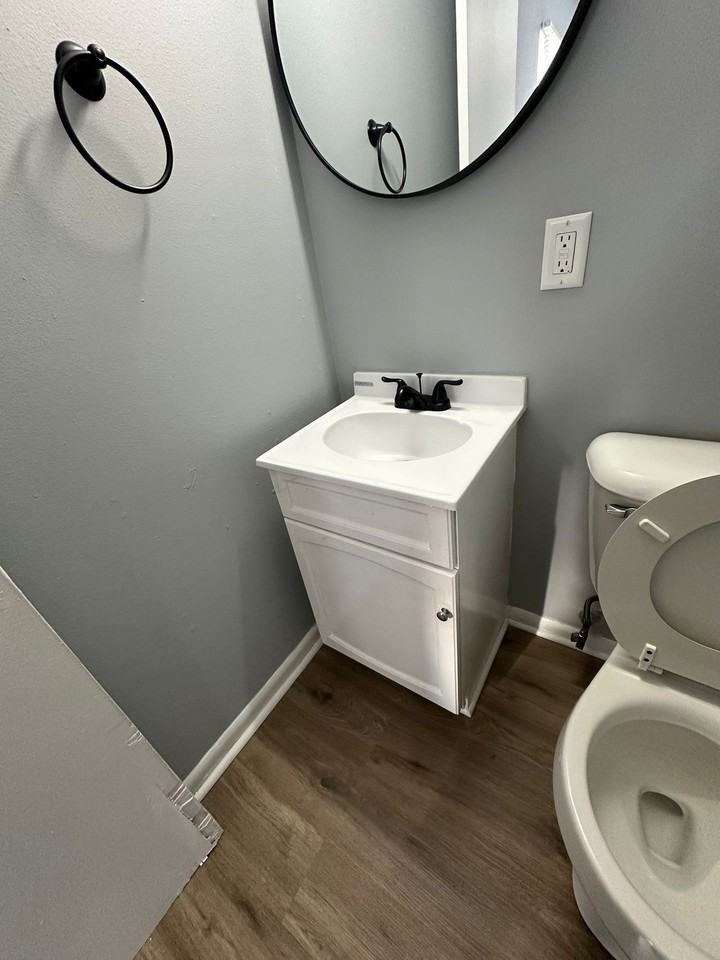 Mapleview 805-807 - Photo 6 of 15