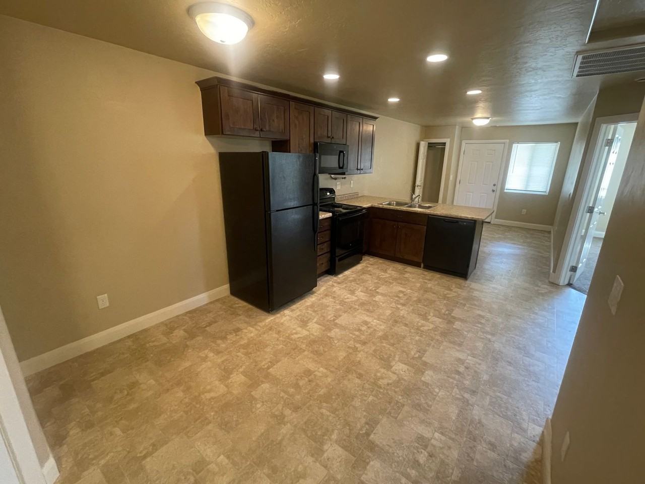 2016 W Starry Ln - Photo 4 of 12