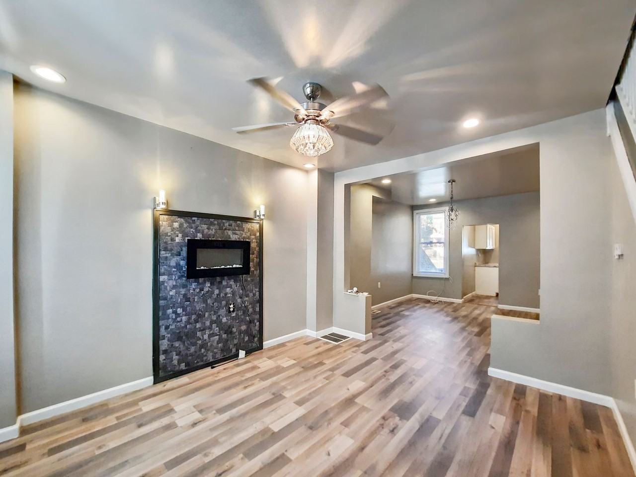 236 N Monastery Ave - Photo 3 of 13