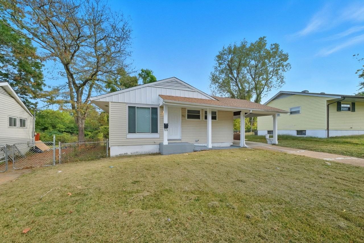 237 Grampian Rd - Photo 2 of 28