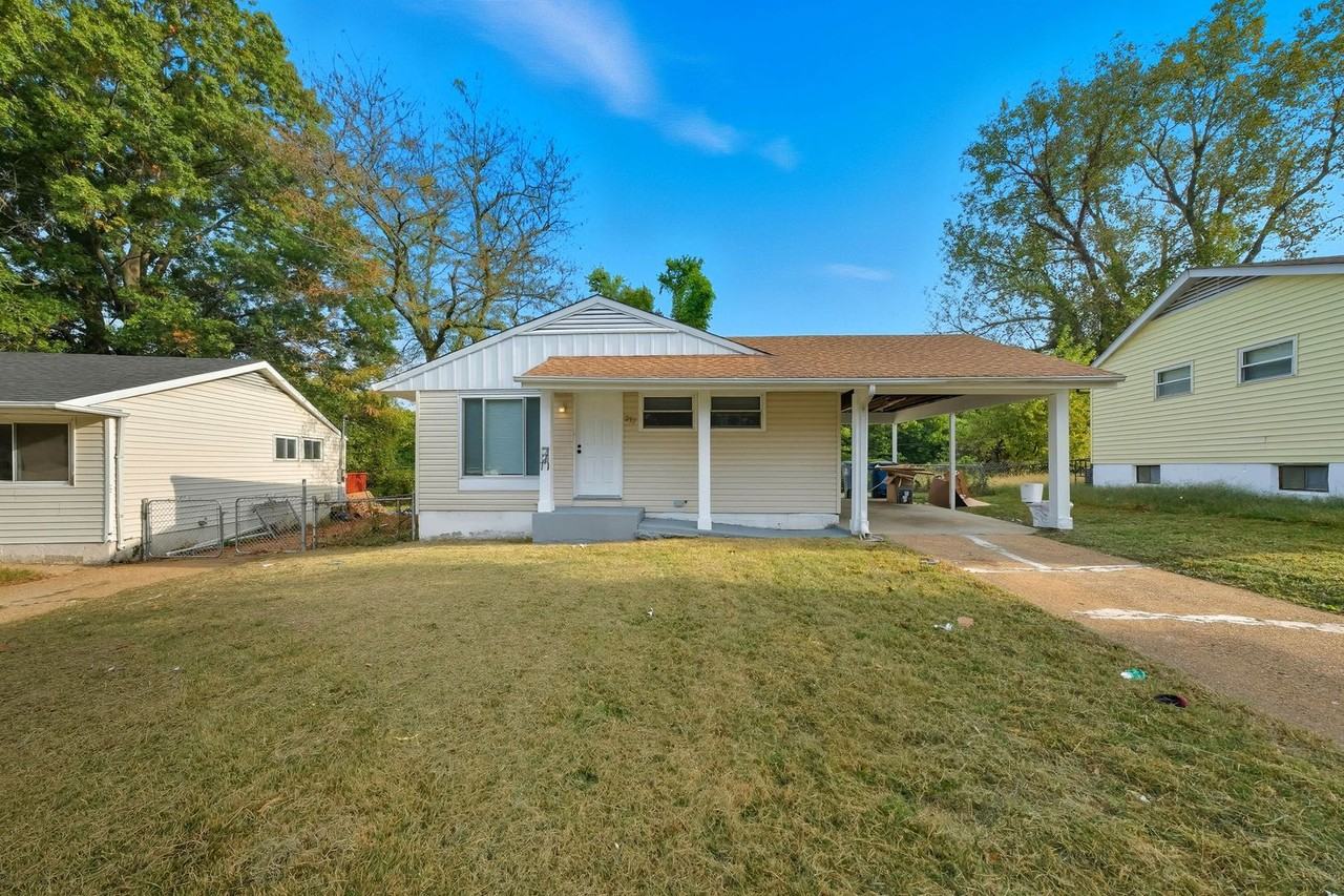 237 Grampian Rd - Photo 3 of 28