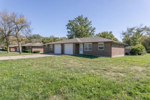 featured image of 2500 2500 - 2502 E Morris Dr