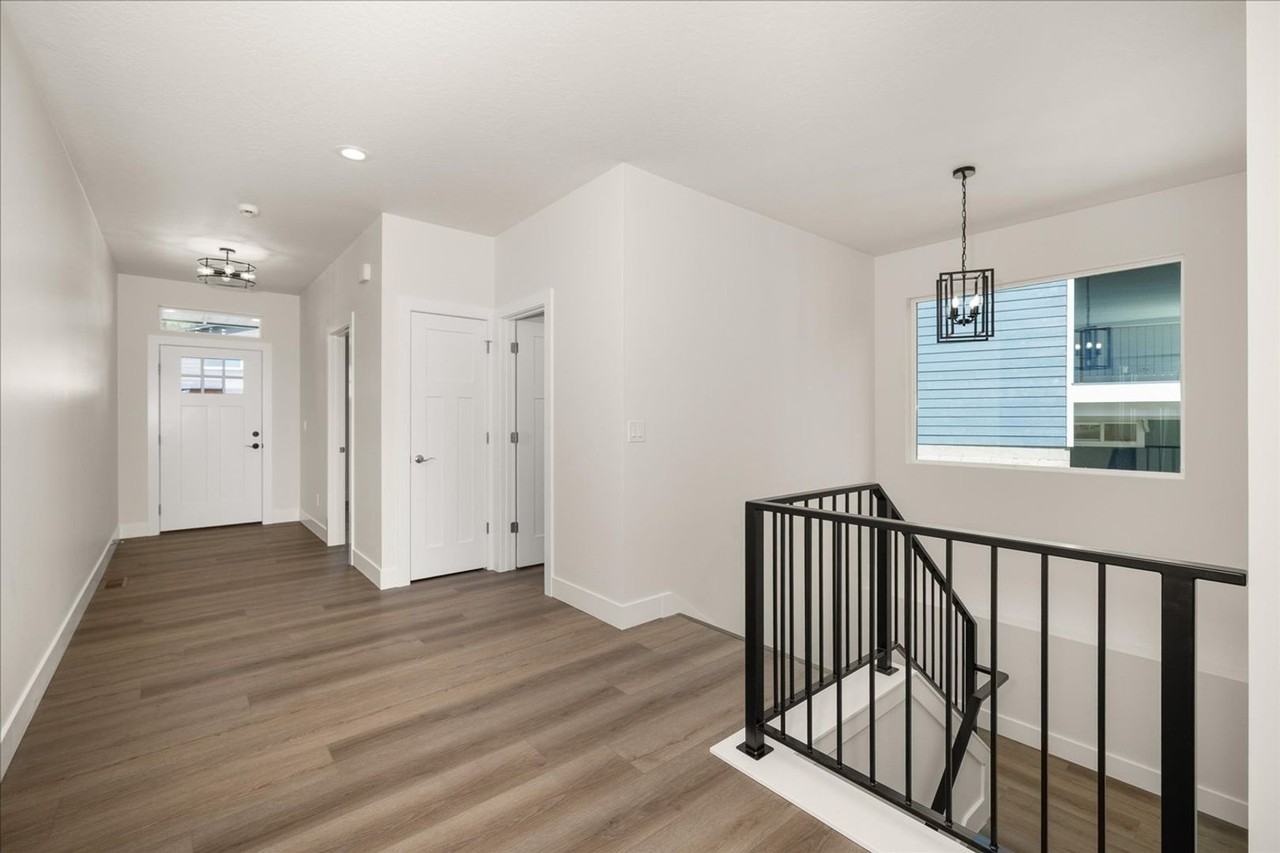 4219 W Tolliver Ct - Photo 6 of 41