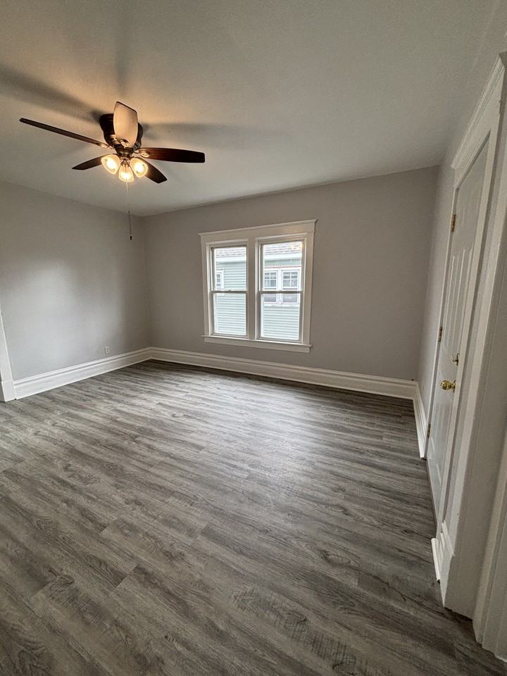 411 S 10th St - Photo 2 of 12