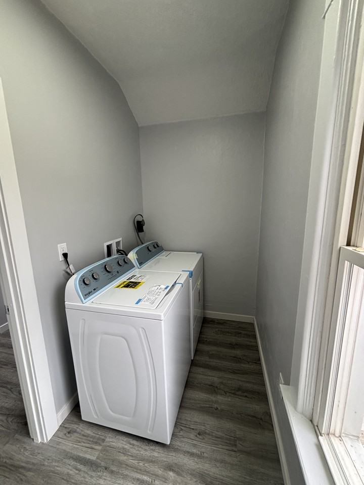 411 S 10th St - Photo 3 of 12