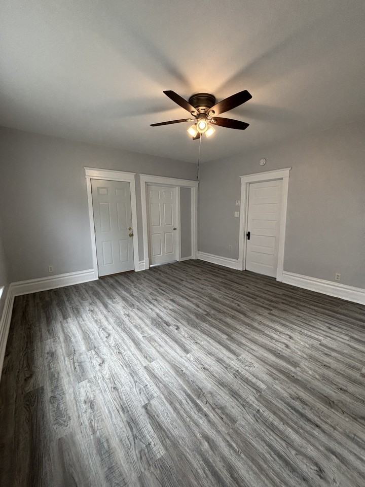 411 S 10th St - Photo 5 of 12