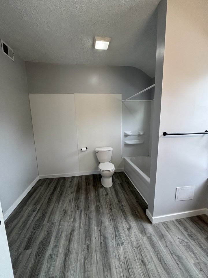 411 S 10th St - Photo 6 of 12
