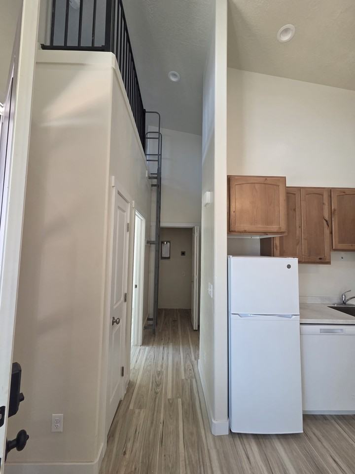 2158 Bonnies Way #6 - Photo 4 of 6