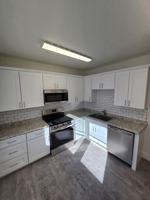 featured image of 122 2nd Ave N #122