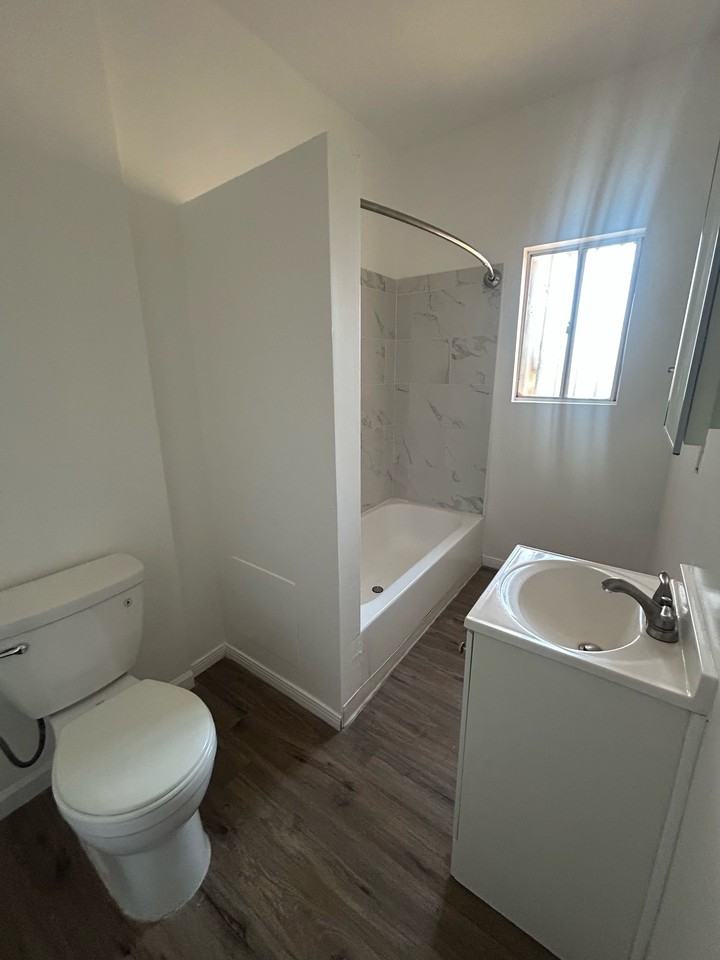 4069 South Broadway #7 - Photo 7 of 9