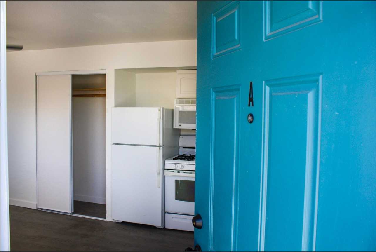 1125 Tamerack Ave #A - Photo 3 of 9