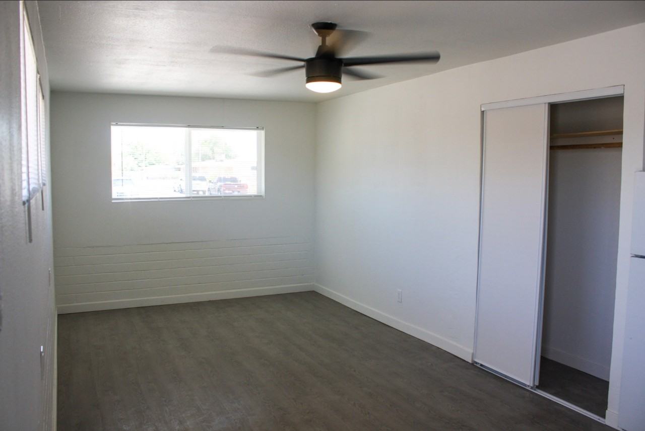 1125 Tamerack Ave #A - Photo 4 of 9