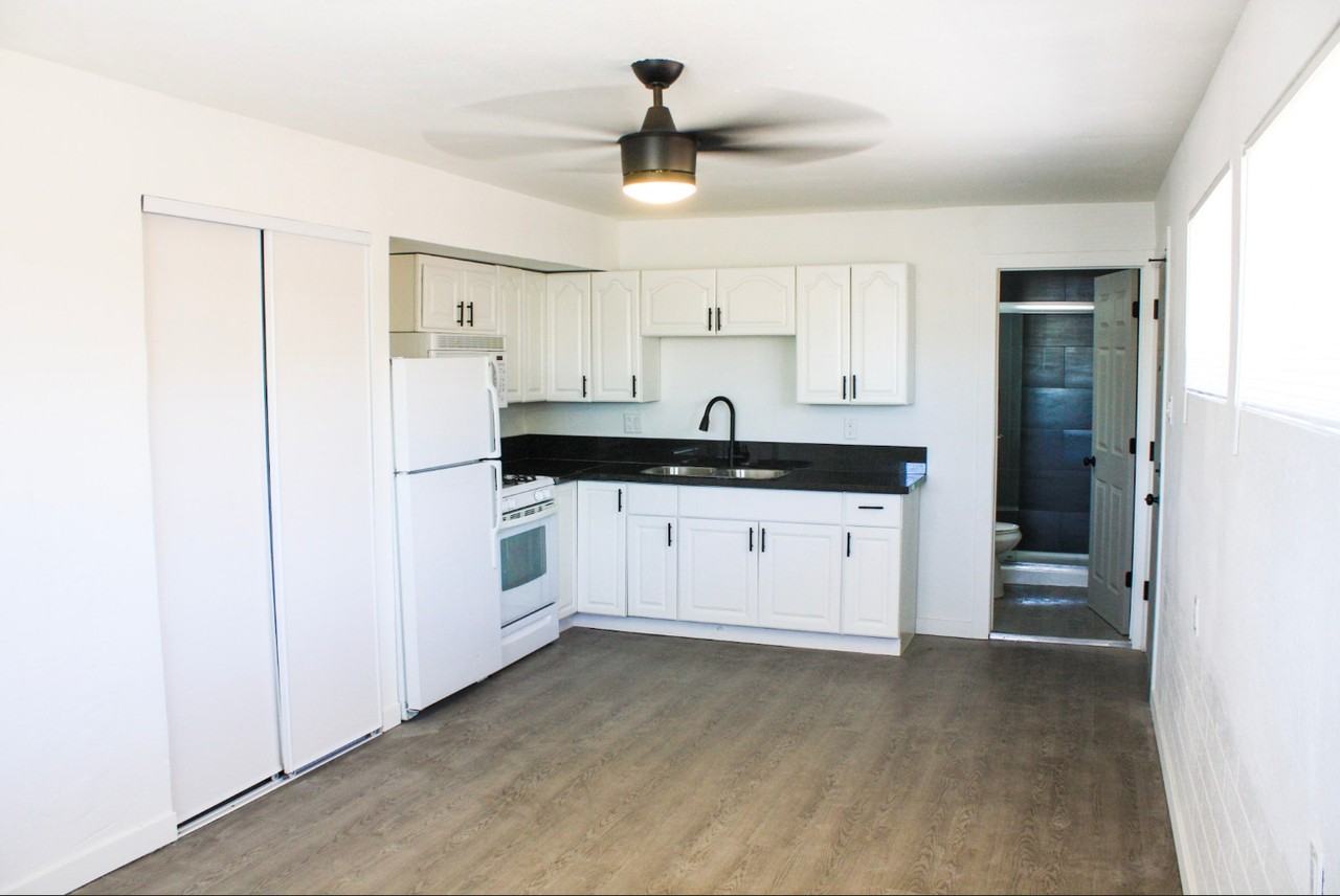 1125 Tamerack Ave #A - Photo 5 of 9