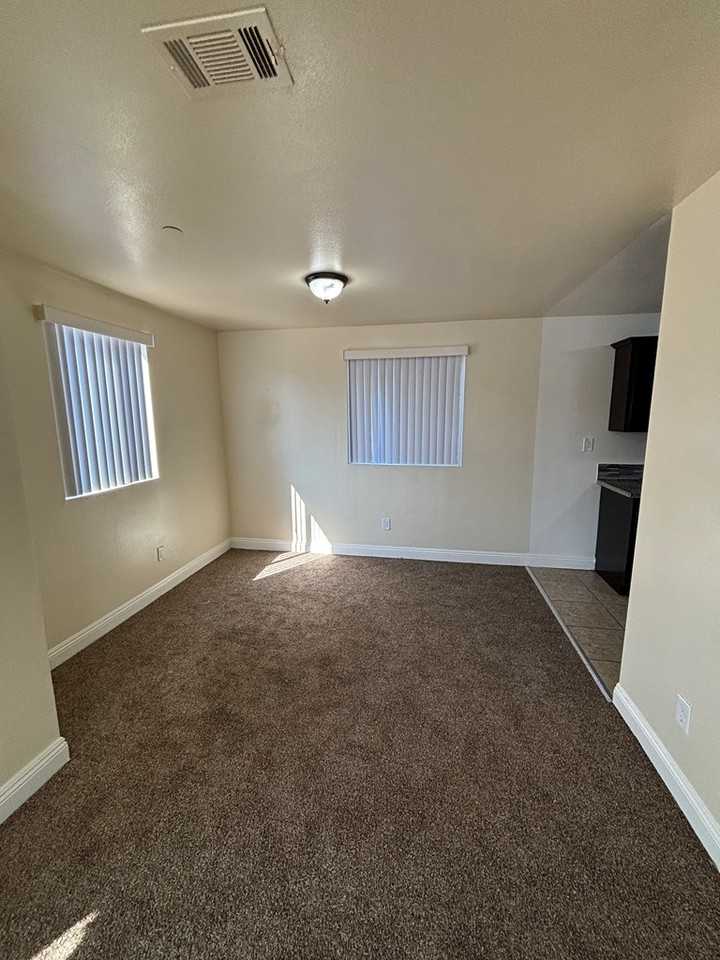 324 West 77th Street - Photo 3 of 20