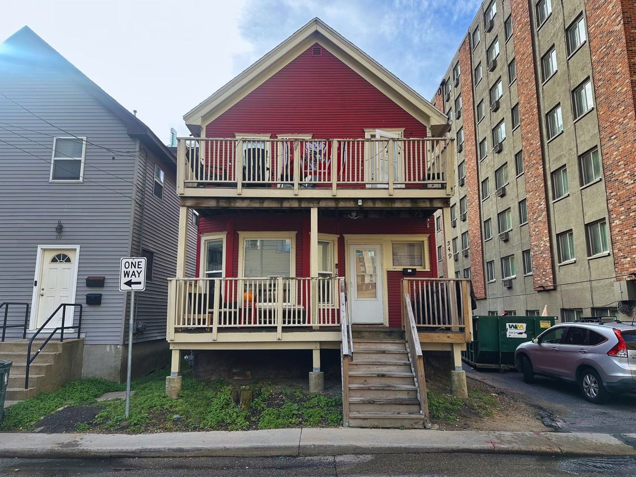 549 Conklin Pl - Photo 2 of 2