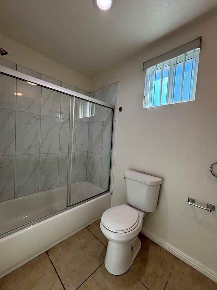 357 East 61st Street - Photo 7 of 9