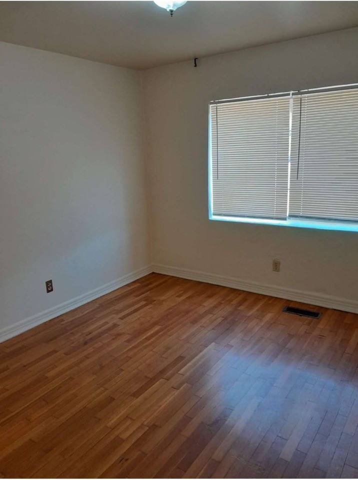 818 Cumberland St - Photo 6 of 12