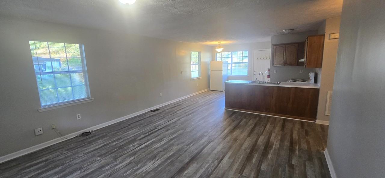 Scarbrough Ln - Photo 4 of 5