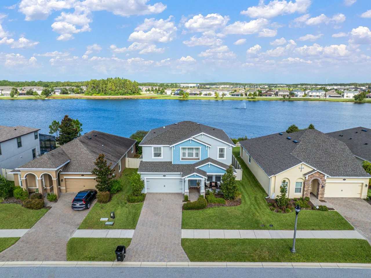 19399 Long Lake Ranch Blvd - Photo 2 of 13