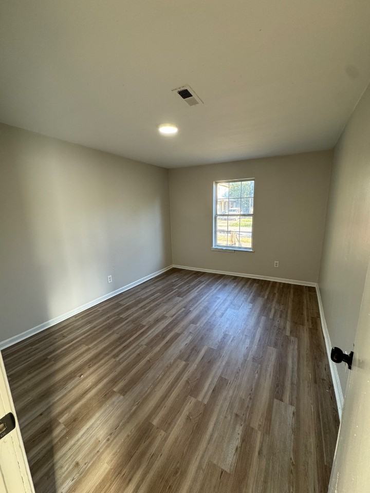 129 East 10th Avenue - Photo 7 of 16