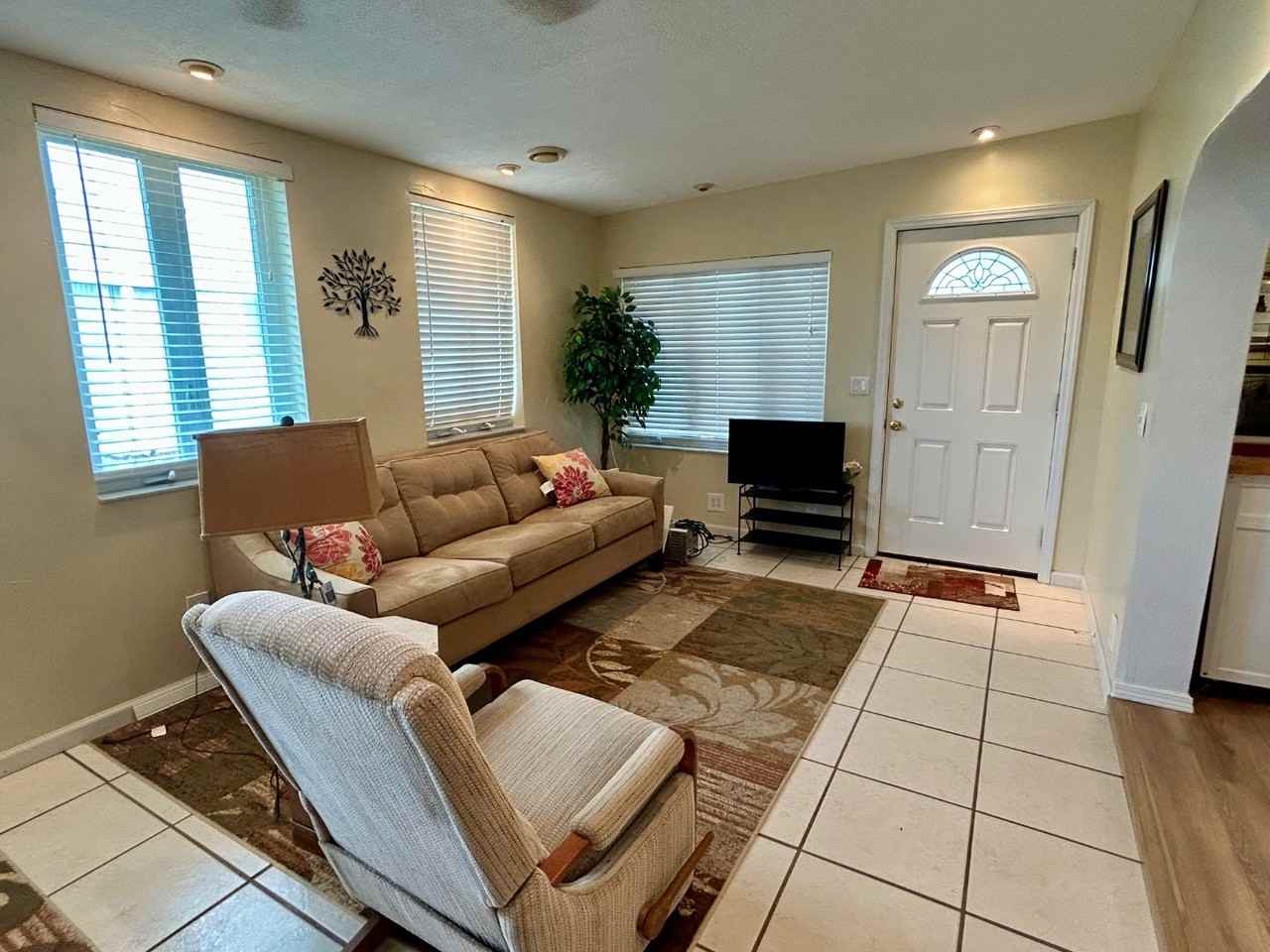 245 Cherrywood Dr - Photo 3 of 20